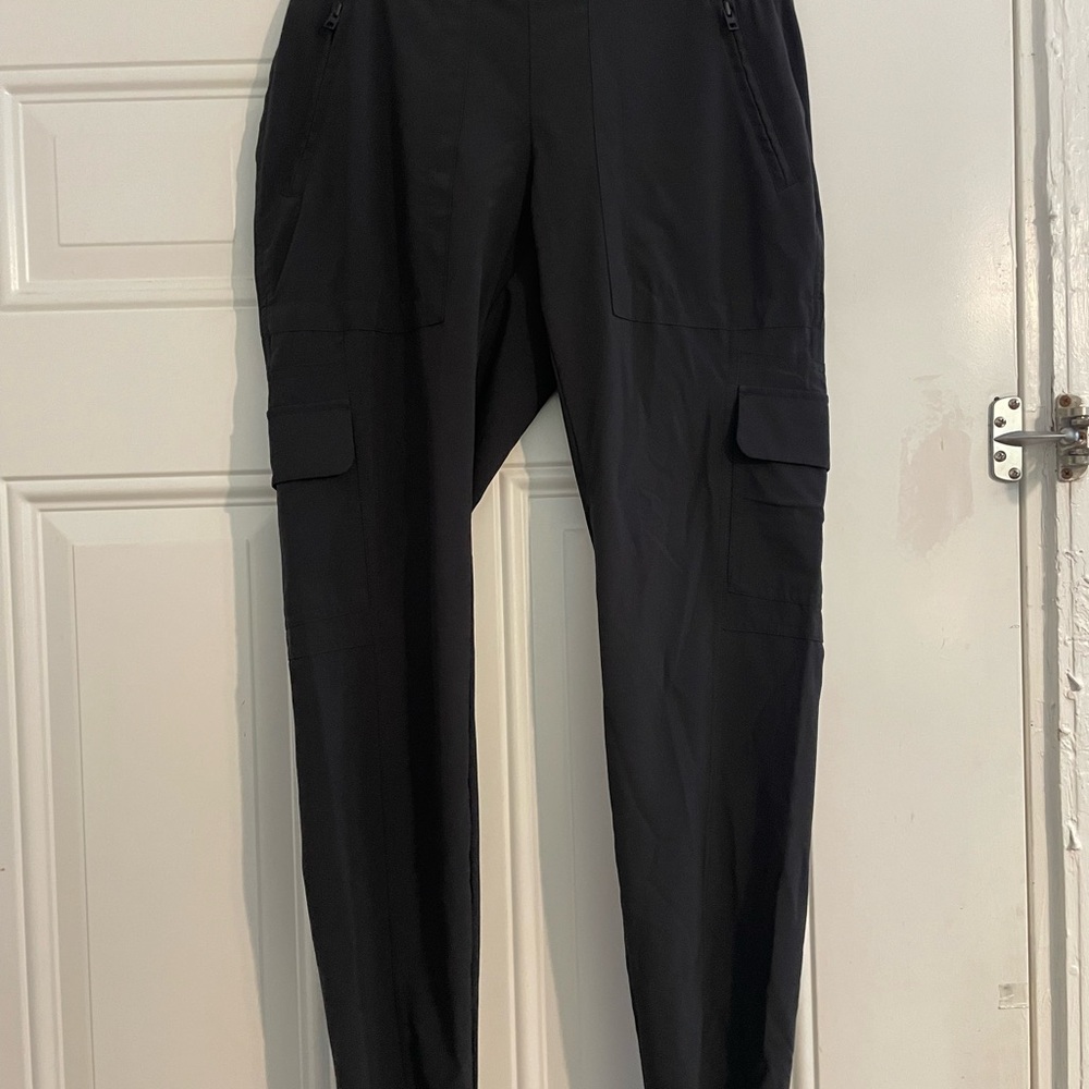 Athleta women’s black Cargo Pants